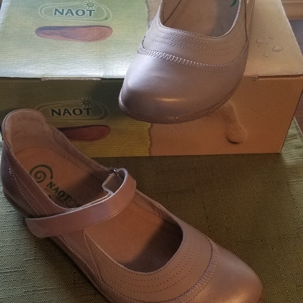 Brand new Naot shoes. Stardust beige.